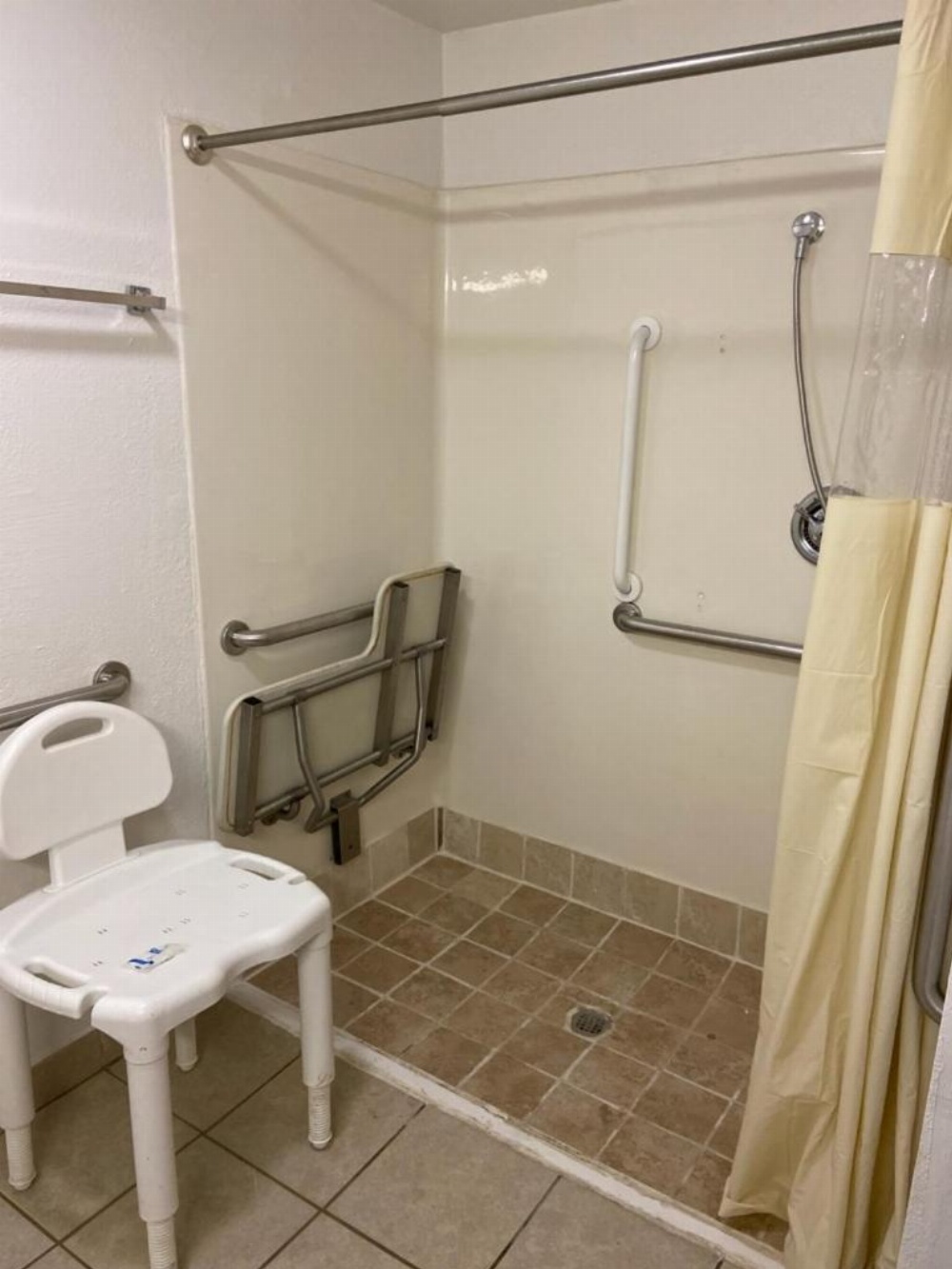 Queen Room - Accessible/Non Smoking